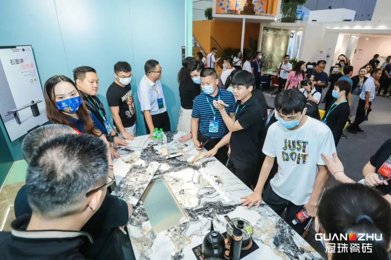 冠珠石墨烯智控发热瓷砖获关注.jpg