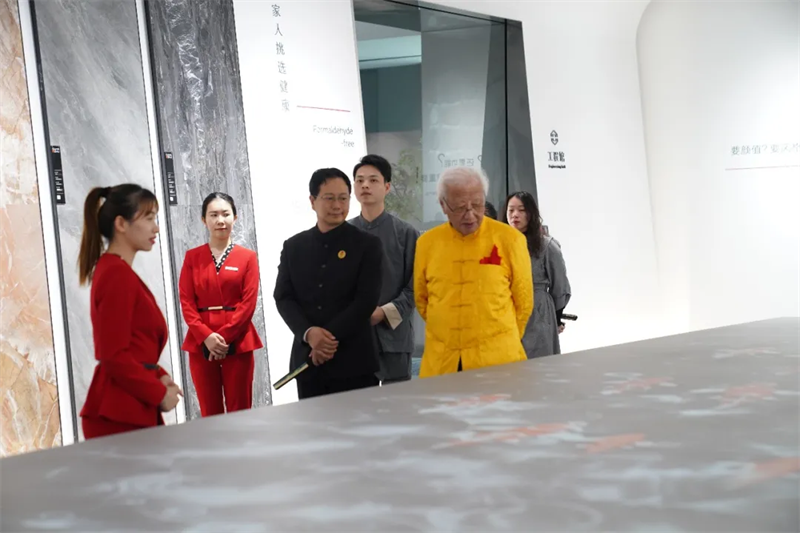 发热瓷砖